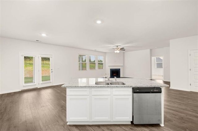 69 Weymouth Drive, Locust Grove, GA 30248