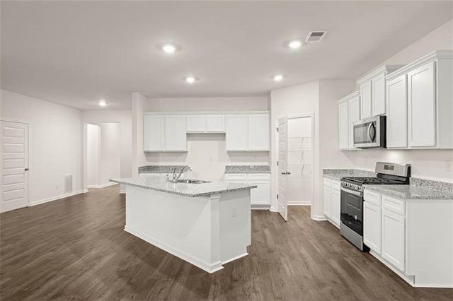 69 Weymouth Drive, Locust Grove, GA 30248