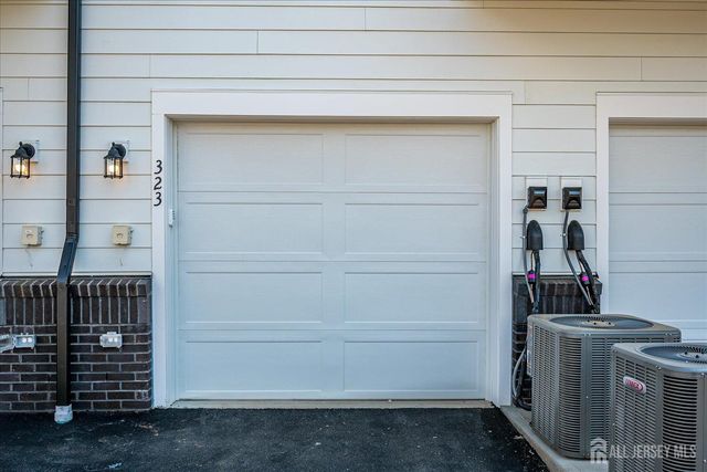 323 Sadie Circle, New Brunswick, NJ 08901