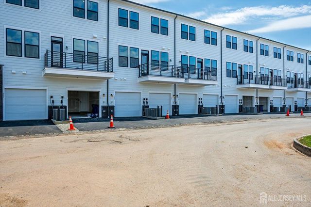 323 Sadie Circle, New Brunswick, NJ 08901