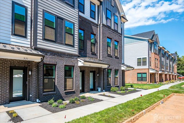 323 Sadie Circle, New Brunswick, NJ 08901