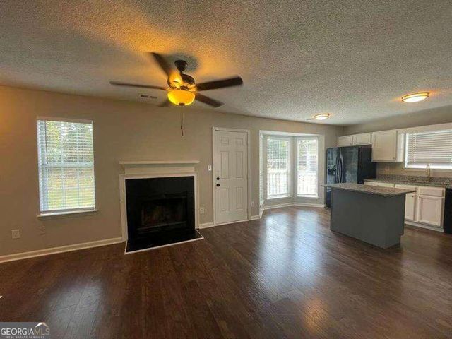 2200 Burdett Ridge Drive, College Park, GA 30349