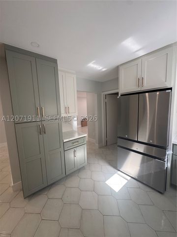 3160 NW 3rd St, Miami, FL 33125