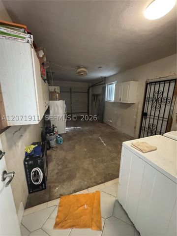 3160 NW 3rd St, Miami, FL 33125