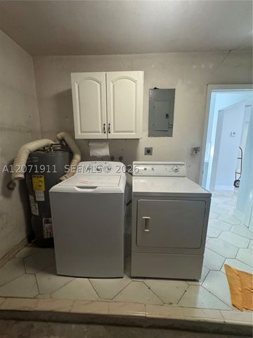3160 NW 3rd St, Miami, FL 33125