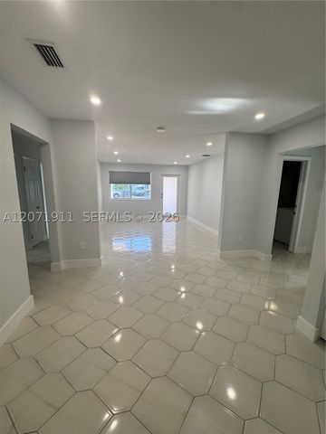 3160 NW 3rd St, Miami, FL 33125