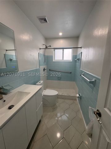 3160 NW 3rd St, Miami, FL 33125