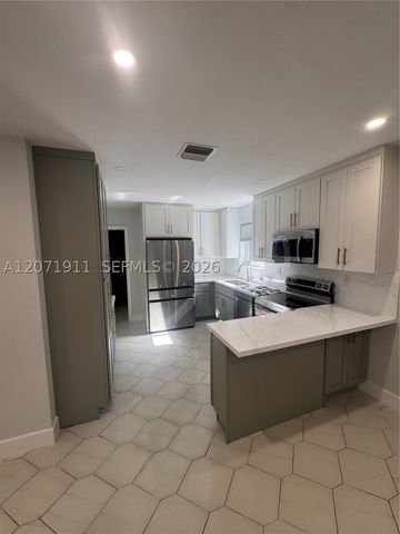 3160 NW 3rd St, Miami, FL 33125