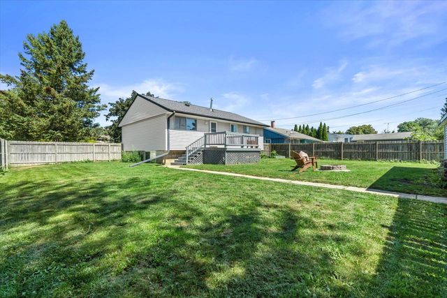 9525 Hulda DRIVE, Sturtevant, WI 53177