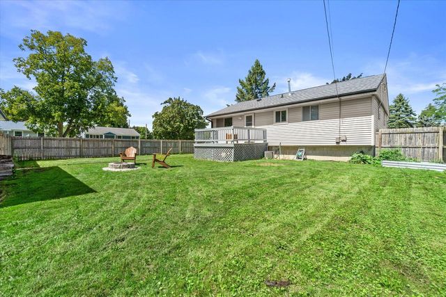 9525 Hulda DRIVE, Sturtevant, WI 53177