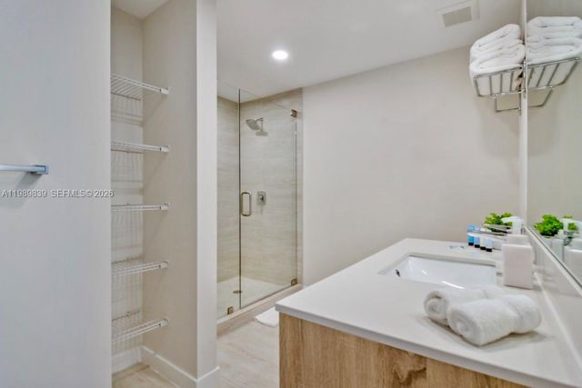 3900 Biscayne Blvd N-911, Miami, FL 33137