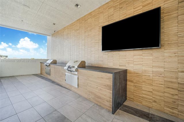 3900 Biscayne Blvd N-911, Miami, FL 33137