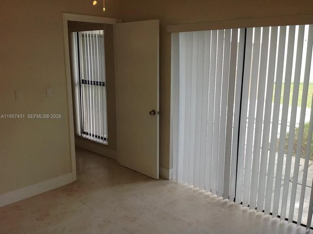 10734 SW 117th Pl, Miami, FL 33186