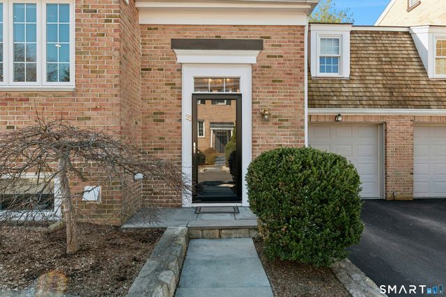 205 Main Street 33, New Canaan, CT 06840