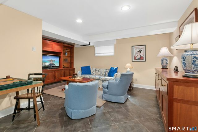 205 Main Street 33, New Canaan, CT 06840