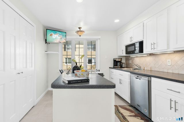 205 Main Street 33, New Canaan, CT 06840