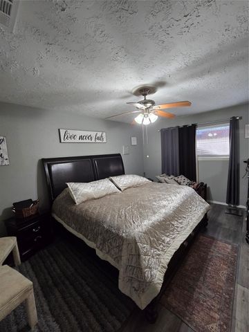 17706 Heritage Creek Drive, Webster, TX 77598