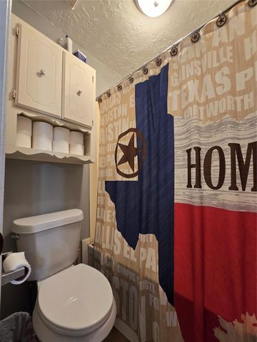 17706 Heritage Creek Drive, Webster, TX 77598