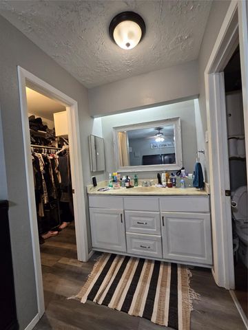 17706 Heritage Creek Drive, Webster, TX 77598