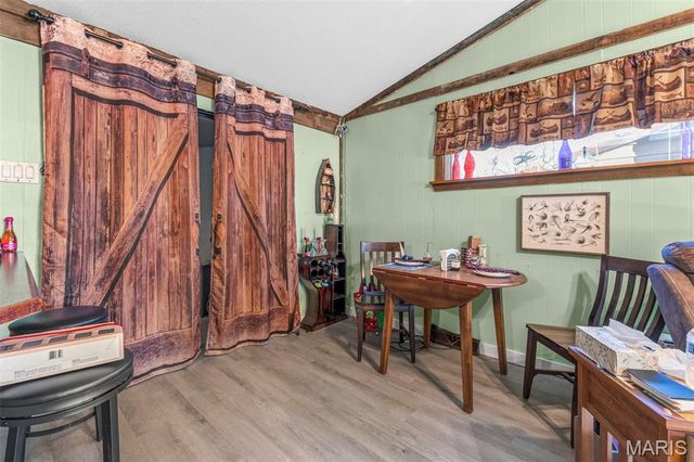 13235 Lakeview Dr, Ste Genevieve, MO 63670