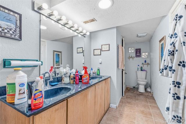 13235 Lakeview Dr, Ste Genevieve, MO 63670