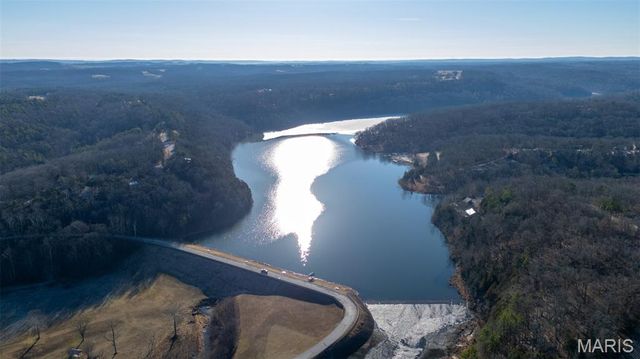 13235 Lakeview Dr, Ste Genevieve, MO 63670