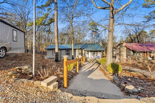 13235 Lakeview Dr, Ste Genevieve, MO 63670