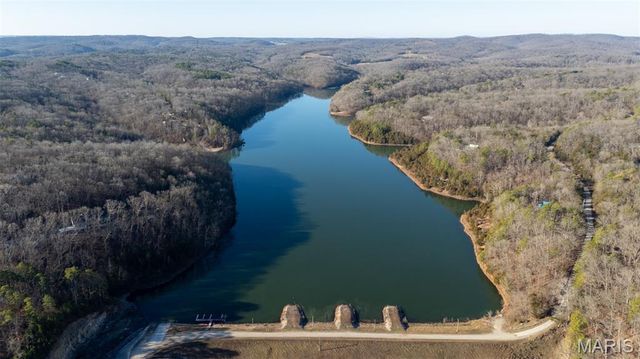 13235 Lakeview Dr, Ste Genevieve, MO 63670