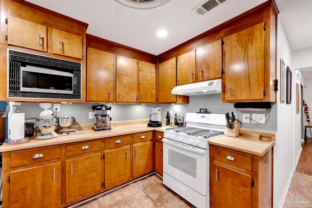 2308 Silversides Loop, Pensacola, FL 32526