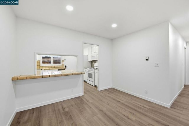 970 970 Joaquin Ave, San Leandro, CA 94577