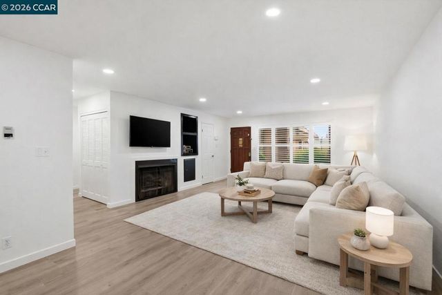 970 970 Joaquin Ave, San Leandro, CA 94577