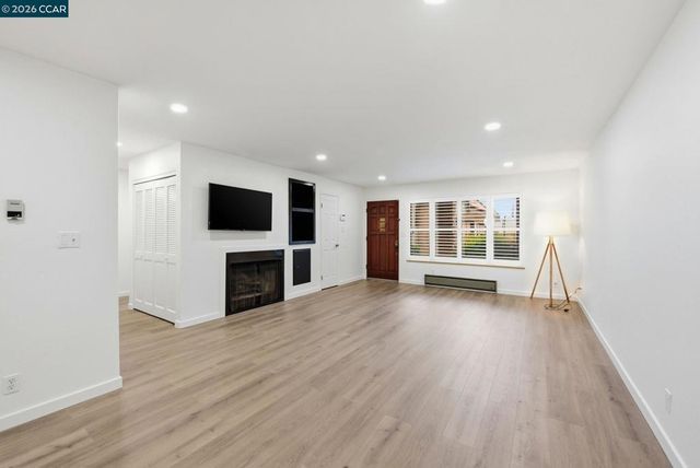 970 970 Joaquin Ave, San Leandro, CA 94577