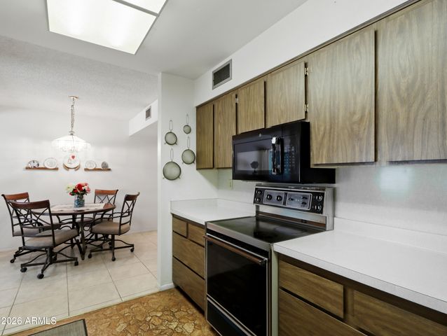 14802 N LAKEFOREST Drive, Sun City, AZ 85351