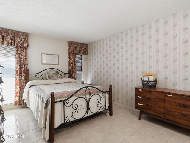 14802 N LAKEFOREST Drive, Sun City, AZ 85351