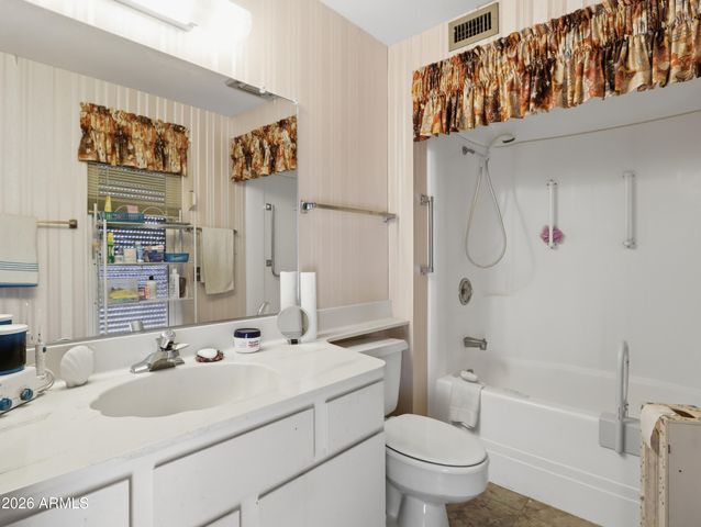 14802 N LAKEFOREST Drive, Sun City, AZ 85351
