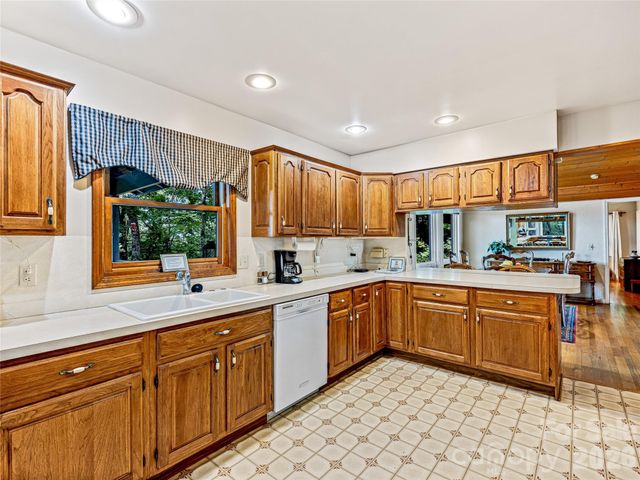 796 Hawk Mountain Road 36r, Lake Toxaway, NC 28747