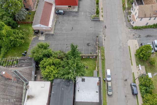3367 6th Avenue, Troy, NY 12180