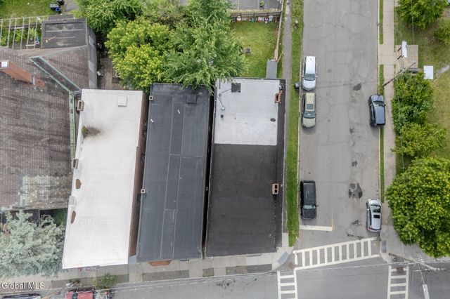 3367 6th Avenue, Troy, NY 12180