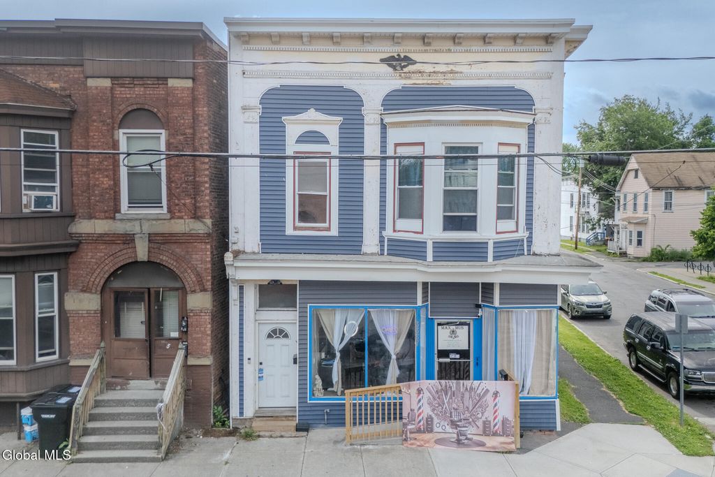 3367 6th Avenue, Troy, NY 12180