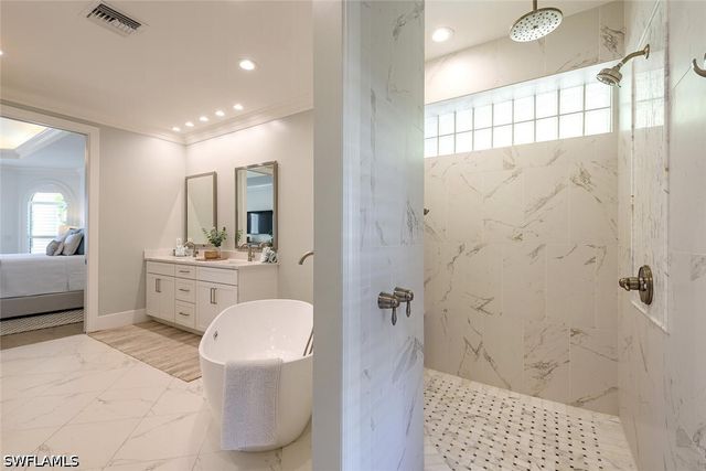 452 Willet AVE, Naples, FL 34108