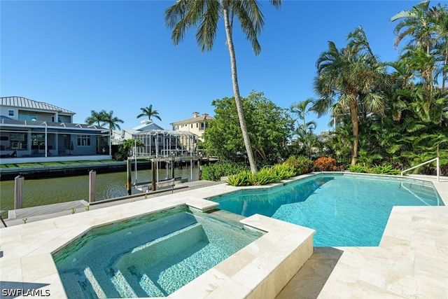 452 Willet AVE, Naples, FL 34108
