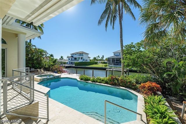 452 Willet AVE, Naples, FL 34108