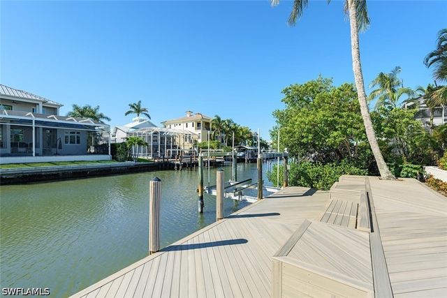 452 Willet AVE, Naples, FL 34108