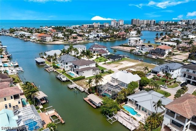 452 Willet AVE, Naples, FL 34108