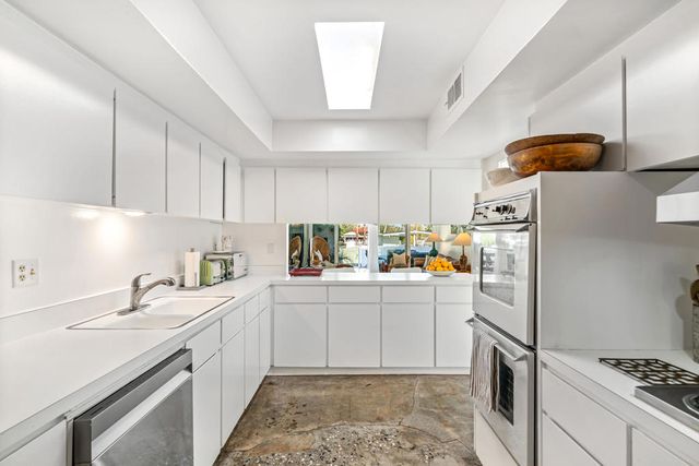 248 E Canyon Vista Drive, Palm Springs, CA 92264