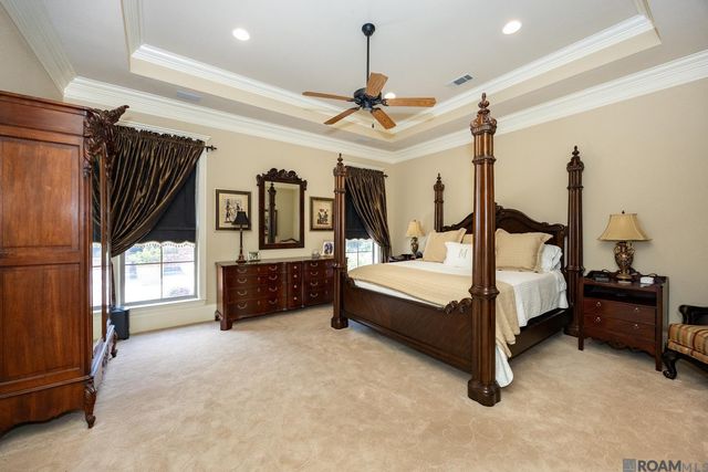 19027 Spyglass Hill Dr, Baton Rouge, LA 70809