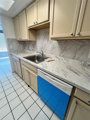 4918 SILVER OAKS VILLAGE F, Orlando, FL 32808