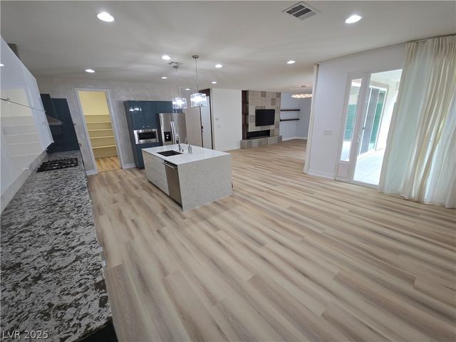 6380 Guy Summit Avenue, Las Vegas, NV 89141