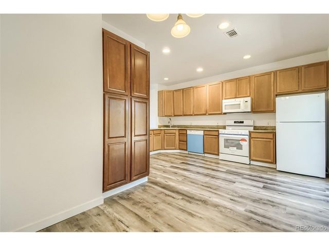 9767 Cherry Ln, Thornton, CO 80229