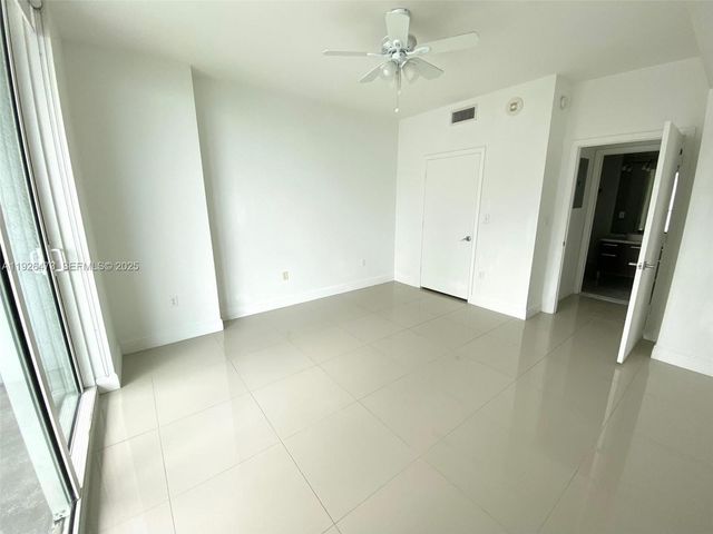 244 Biscayne Blvd 1605, Miami, FL 33132